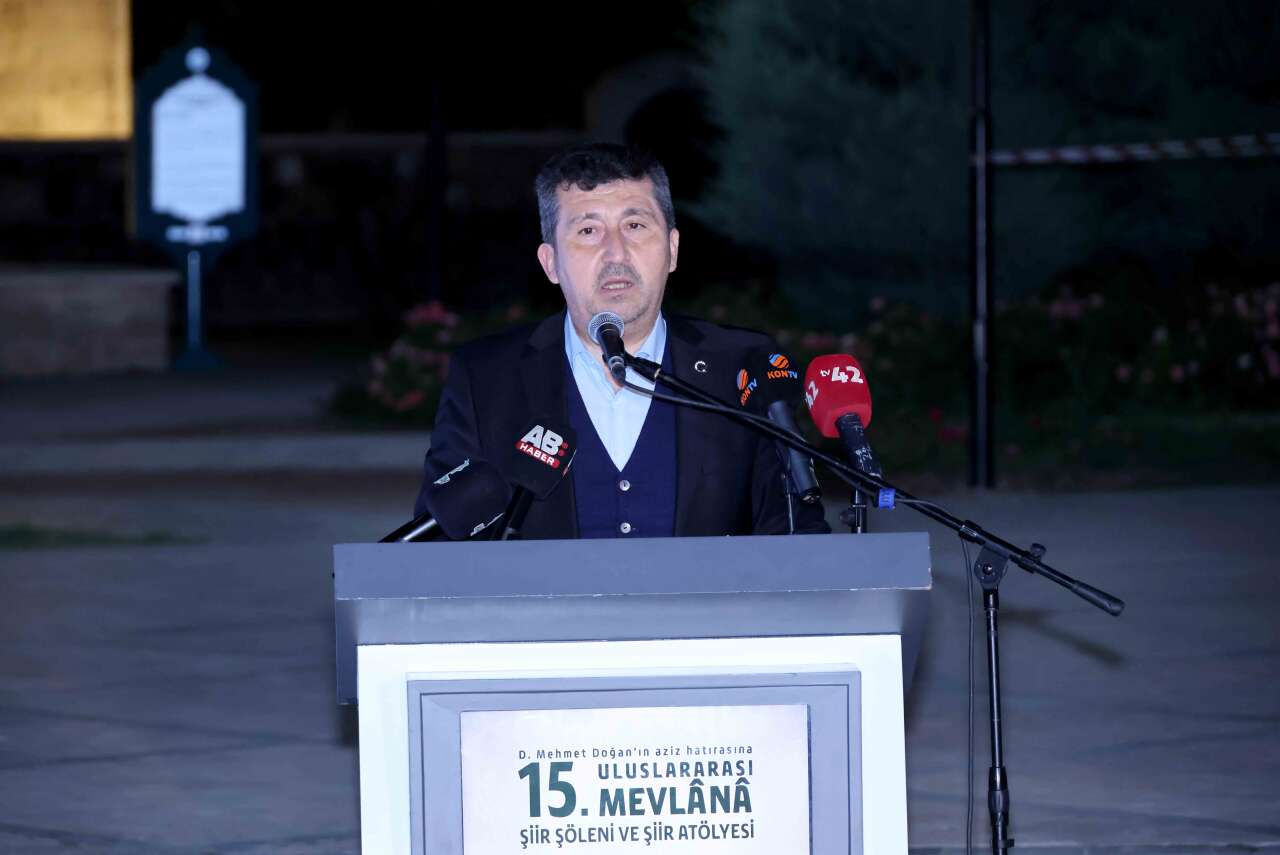 Mevlânâ’nın huzurunda 15. buluşma! Konya’da usta kalemler sahne aldı 6